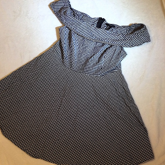 Forever 21 black and White Checkered Print Off the shoulder Dress - Picture 12 of 12